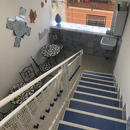 Marina Bay Pensjonat Terrasini